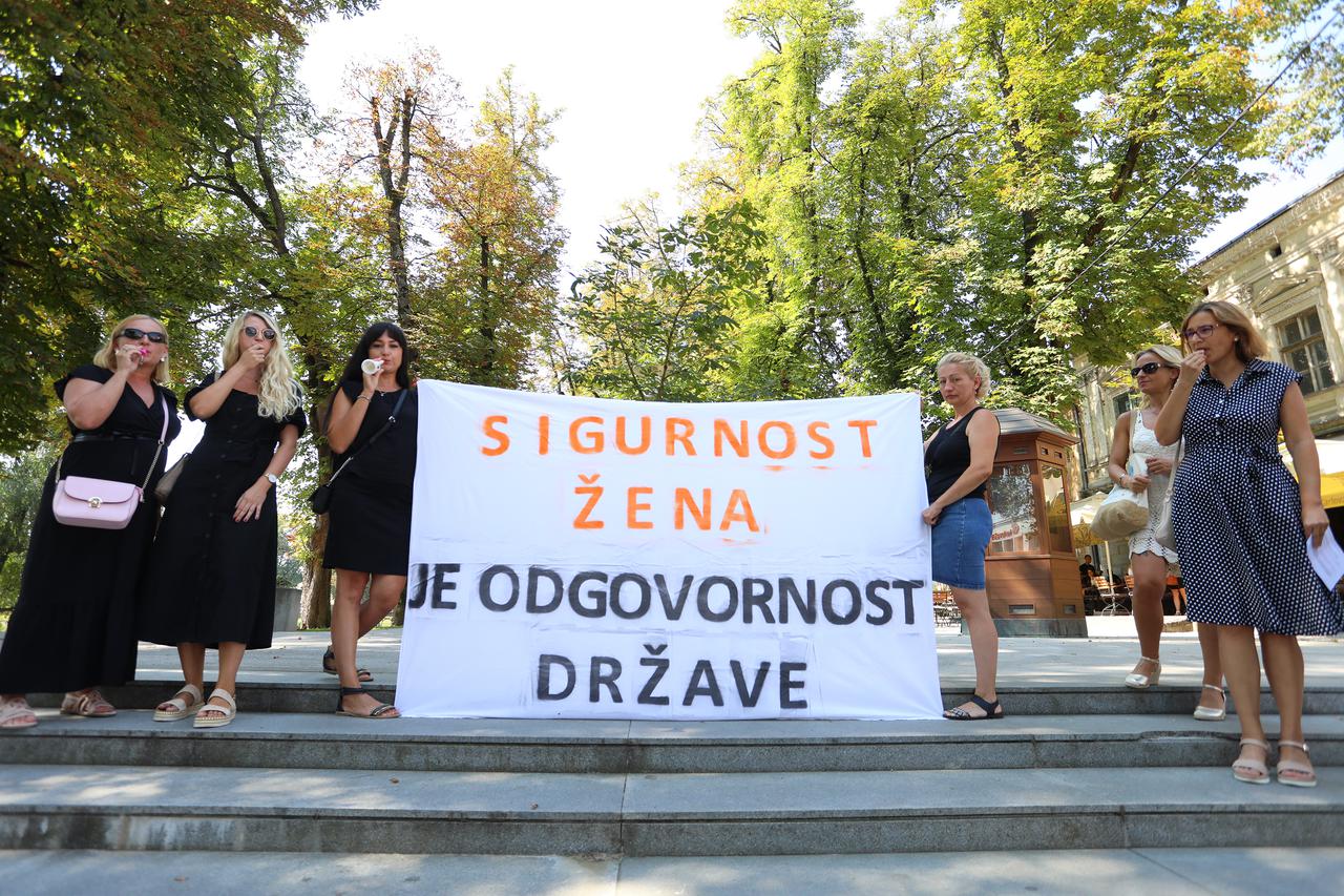 Karlovac: Ženske organizacije i inicijative organizirale su javnu akciju "Sigurnost žena je odgovornost države"