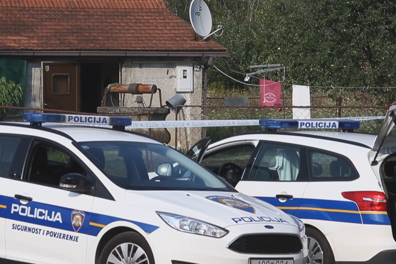 Drama u Ivanić Gradu: Policija došla zbog prijave obiteljskog nasilja, on ih napao nožem