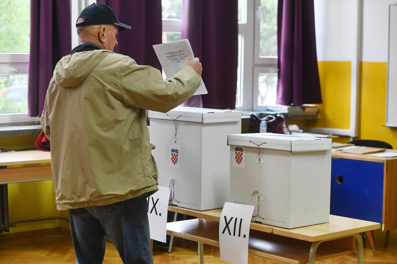 Šibenik: Otvaranje glasačkih kutija i prebrojavanje glasova za parlamentarne izbore
