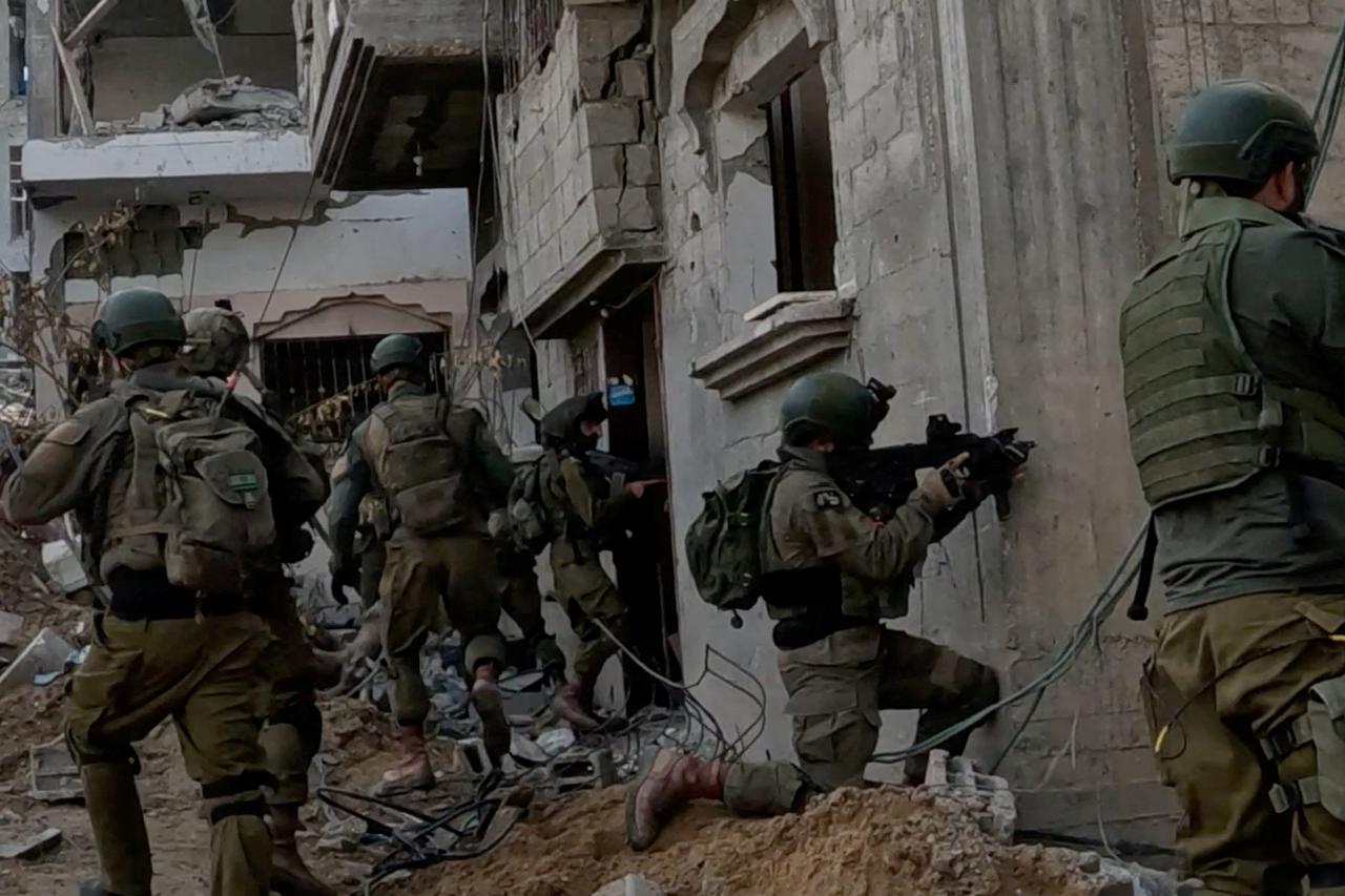 Israeli army operates in a location given as Beit Hanoun