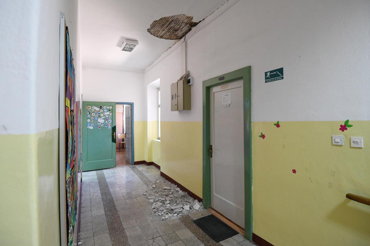 Nakon potresa urušen dio stropa u školi u Vrpolju