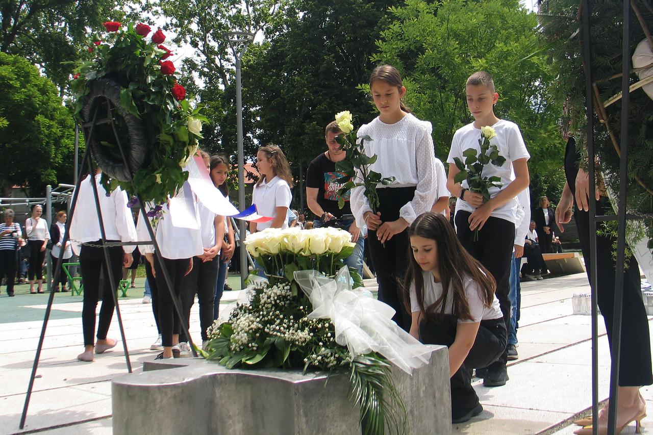 Slavonski Brod: Održan 20. susret sjećanja na poginulu djecu u Domovinskom ratu