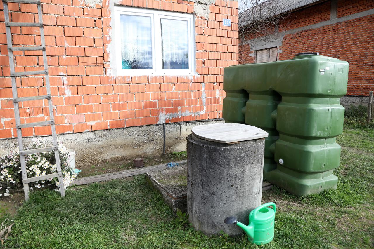 Lekenik: Potres im je uništio bunar koji im je bio jedini izvor vode
