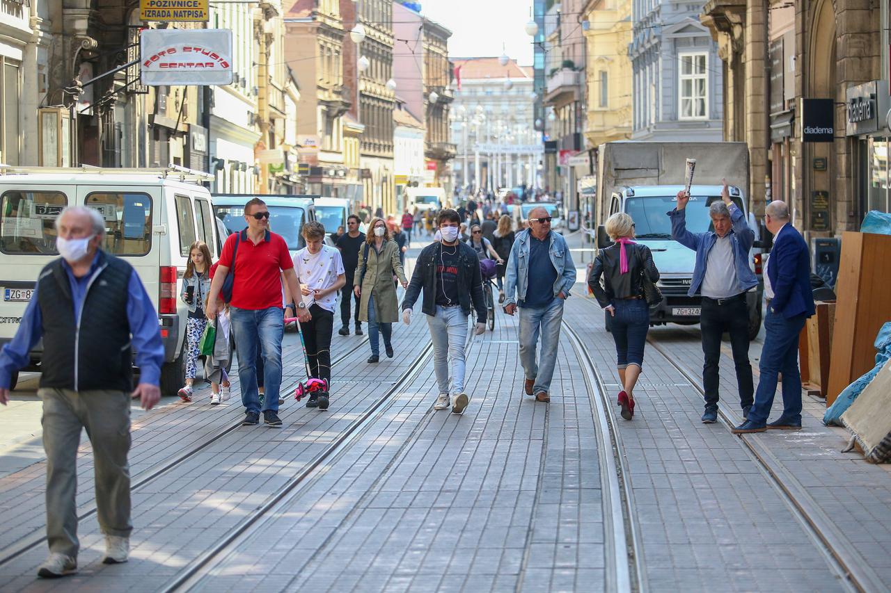 Zagreb: Trgovine u centru grada pripremaju sa za dolazak prvih kupaca nakon popuštanja mjera