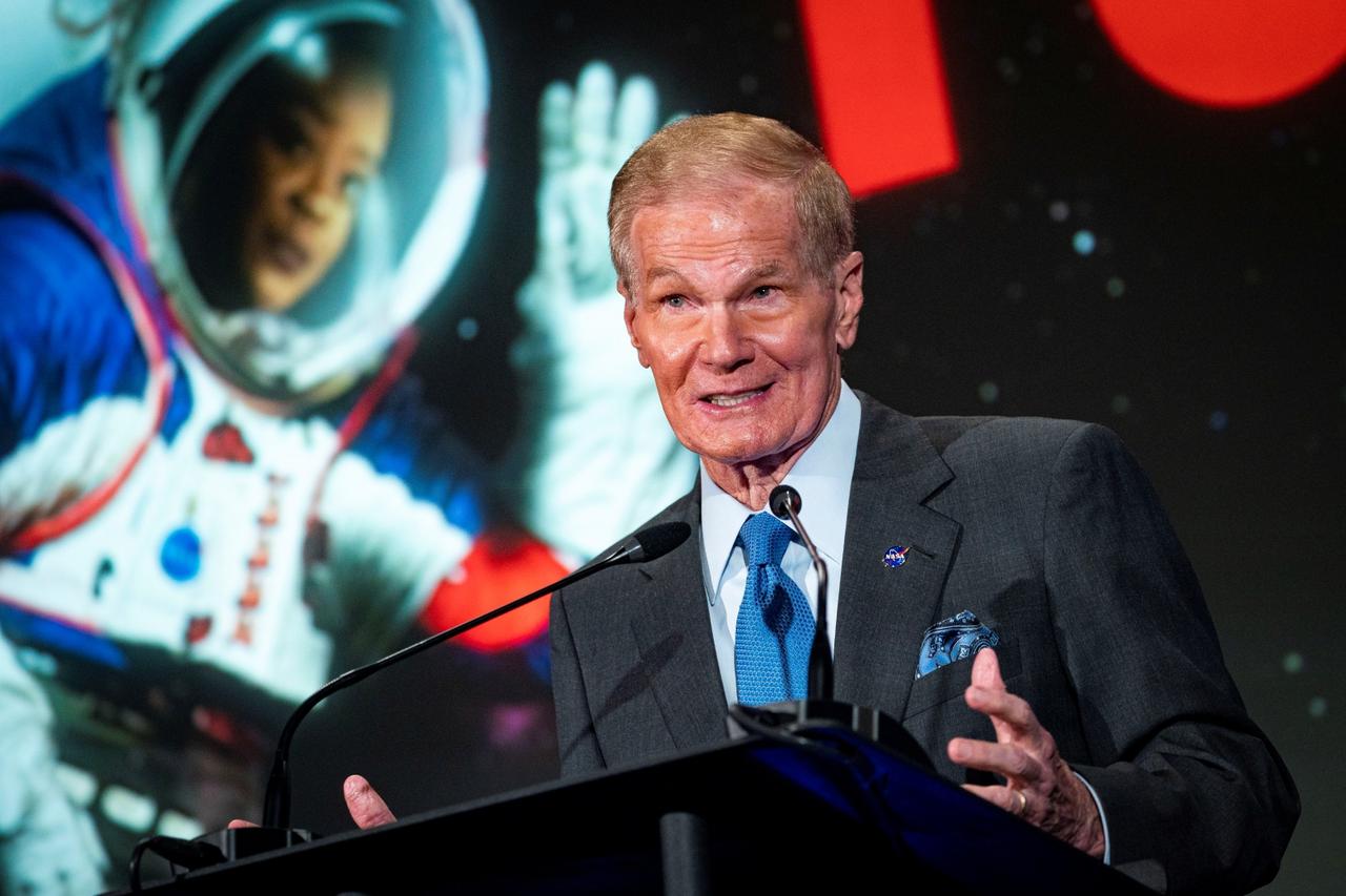NASA-in dužnosnik Bill Nelson govori tijekom obraćanja “State of NASA” dok najavljuje nove svemirske misije DaVinci + i Veritas kojima je cilj proučavanje Venere