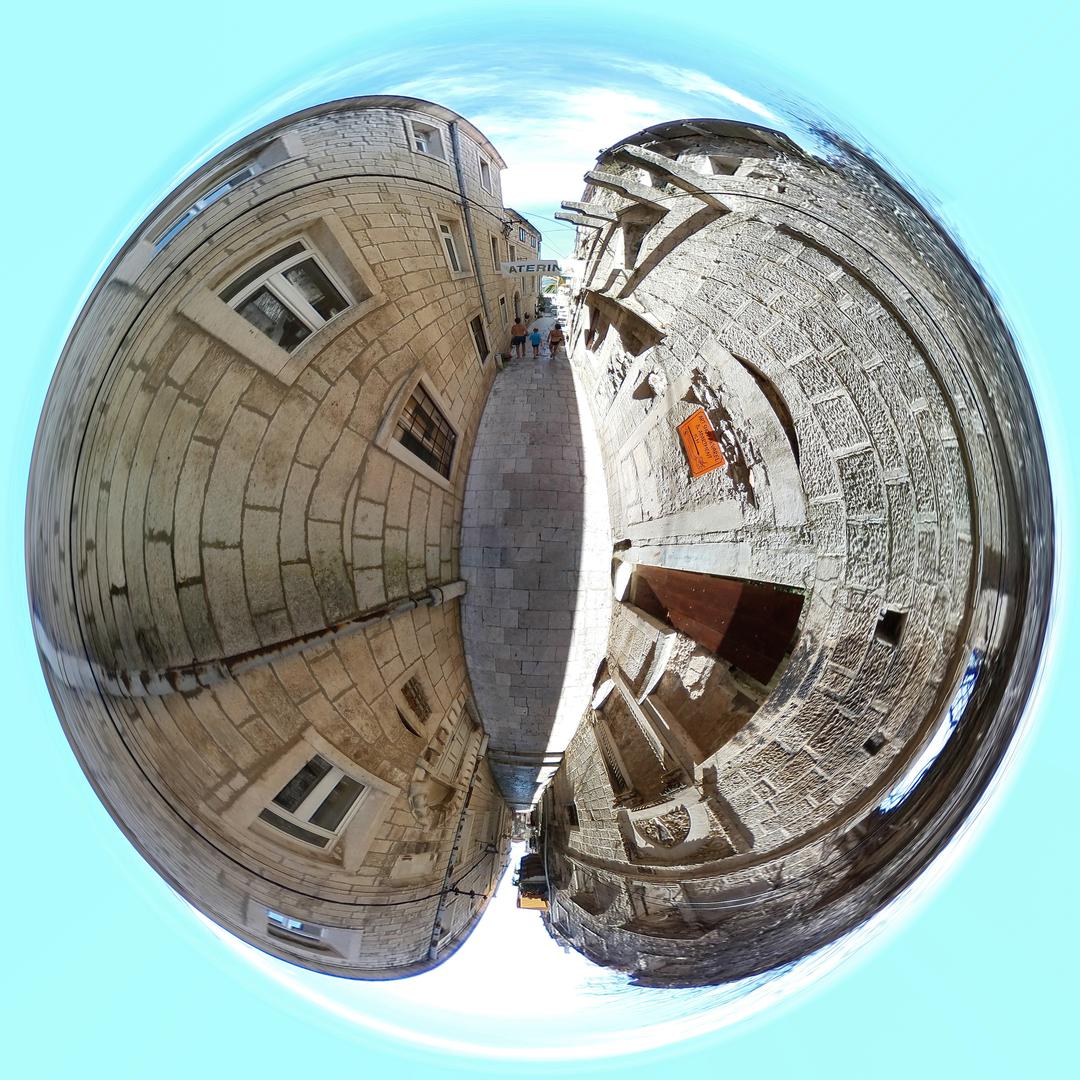 Pogledajte njegovu galeriju “malih planeta”, ali i 360° video parasailinga u korčulanskom arhipelagu 