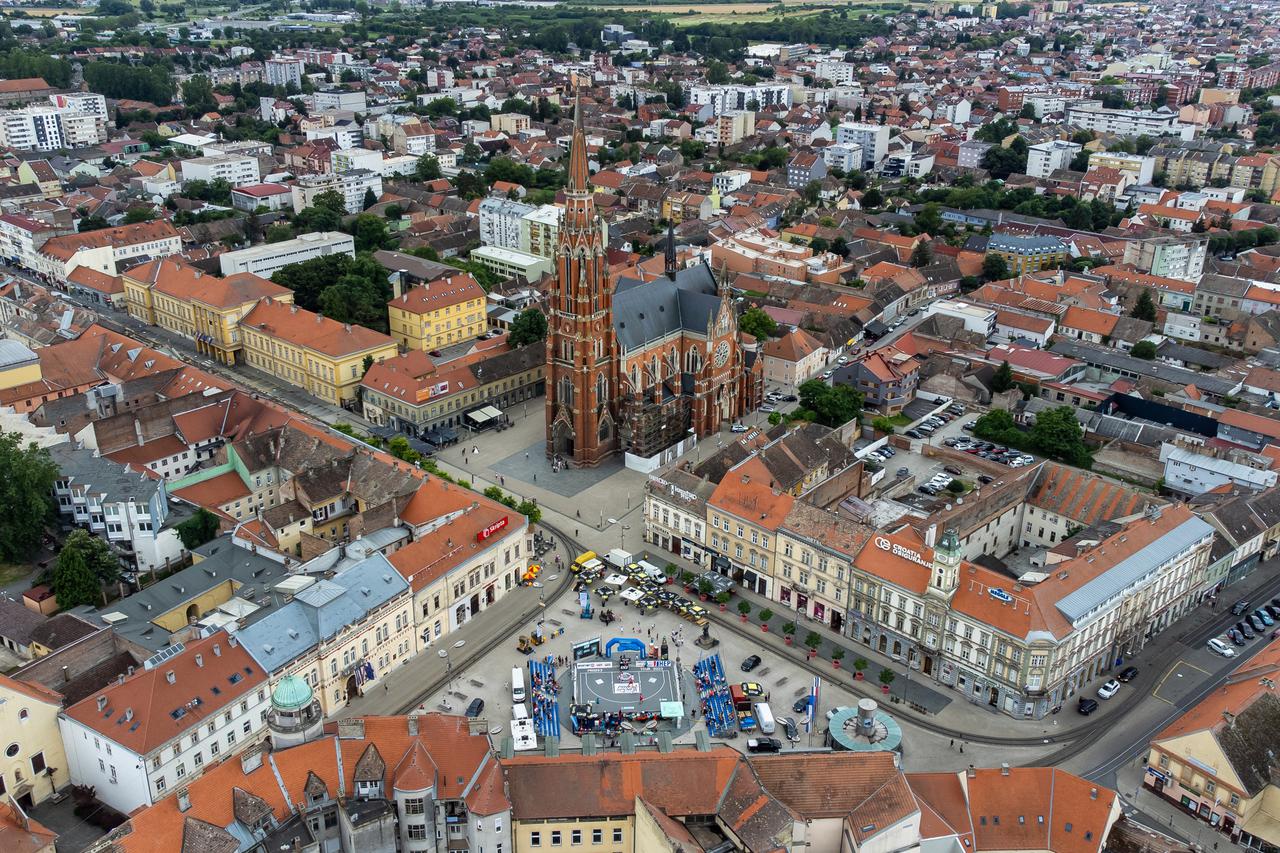 Pogled iz zraka na turnir PRO 3x3 održan u Osijeku