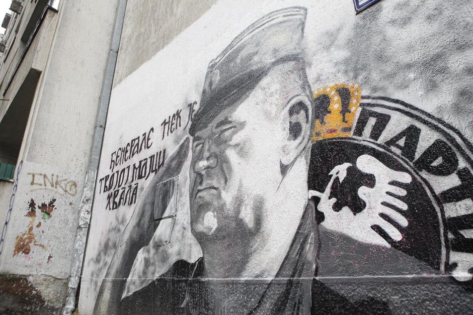 Policija zabranila uklanjanje murala Ratka Mladića u Beogradu