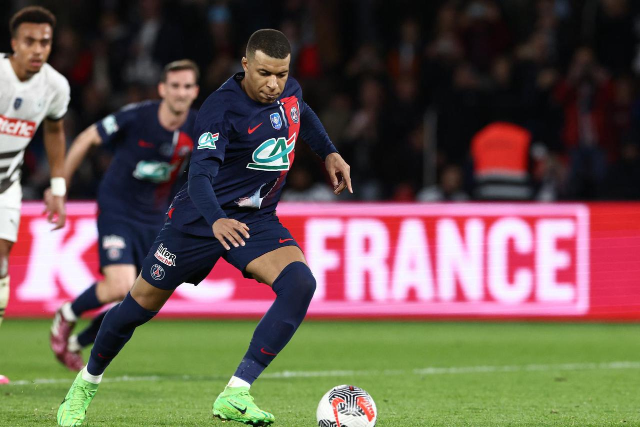 Coupe de France - Semi Final - Paris St Germain v Stade Rennes