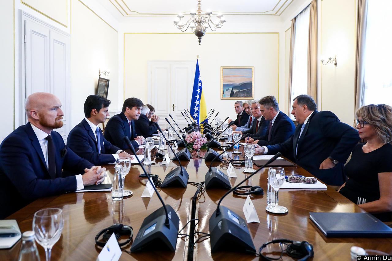 Članovi Predsjedništva BiH sastali se s veleposlanicima SAD, Italije, Francuske, V. Britanije i Njemačke