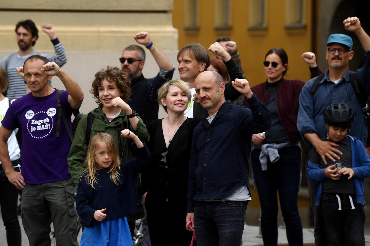 Zagreb: Mile Kekin s obitelji sudjelovao u prosvjednoj akciji na Trgu svetog Marka