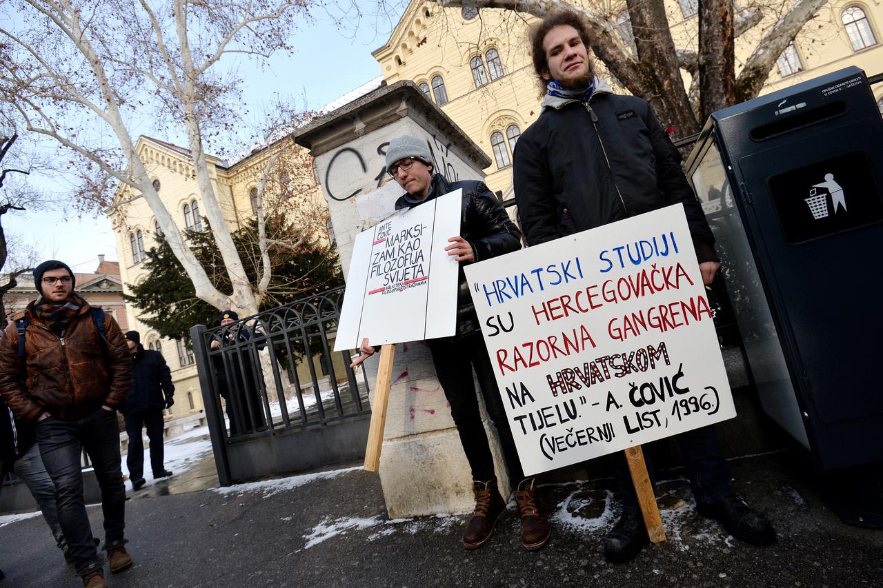 Zagreb: Studenti Hrvatskih studija prosvjeduju protiv pretvaranja njihovog fakulteta u odjel