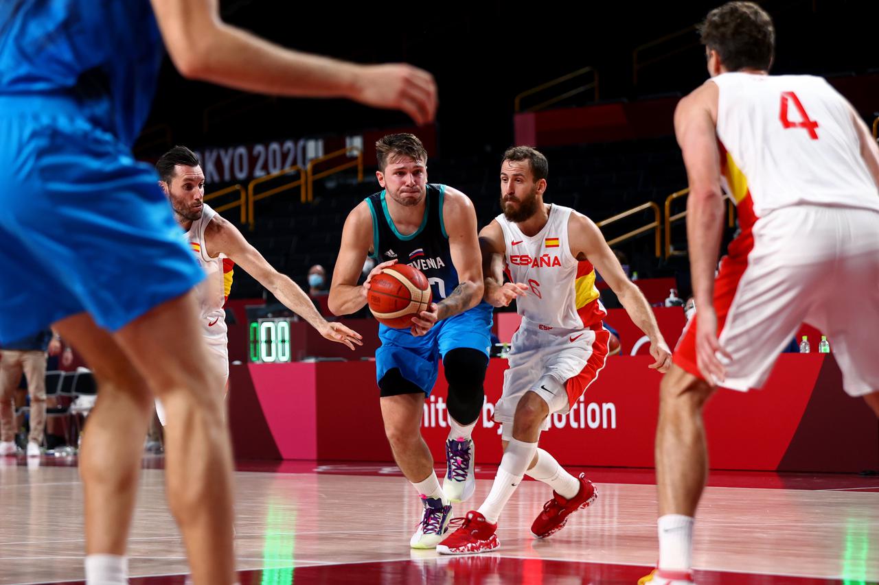 Basketball - Men - Group C - Spain v Slovenia