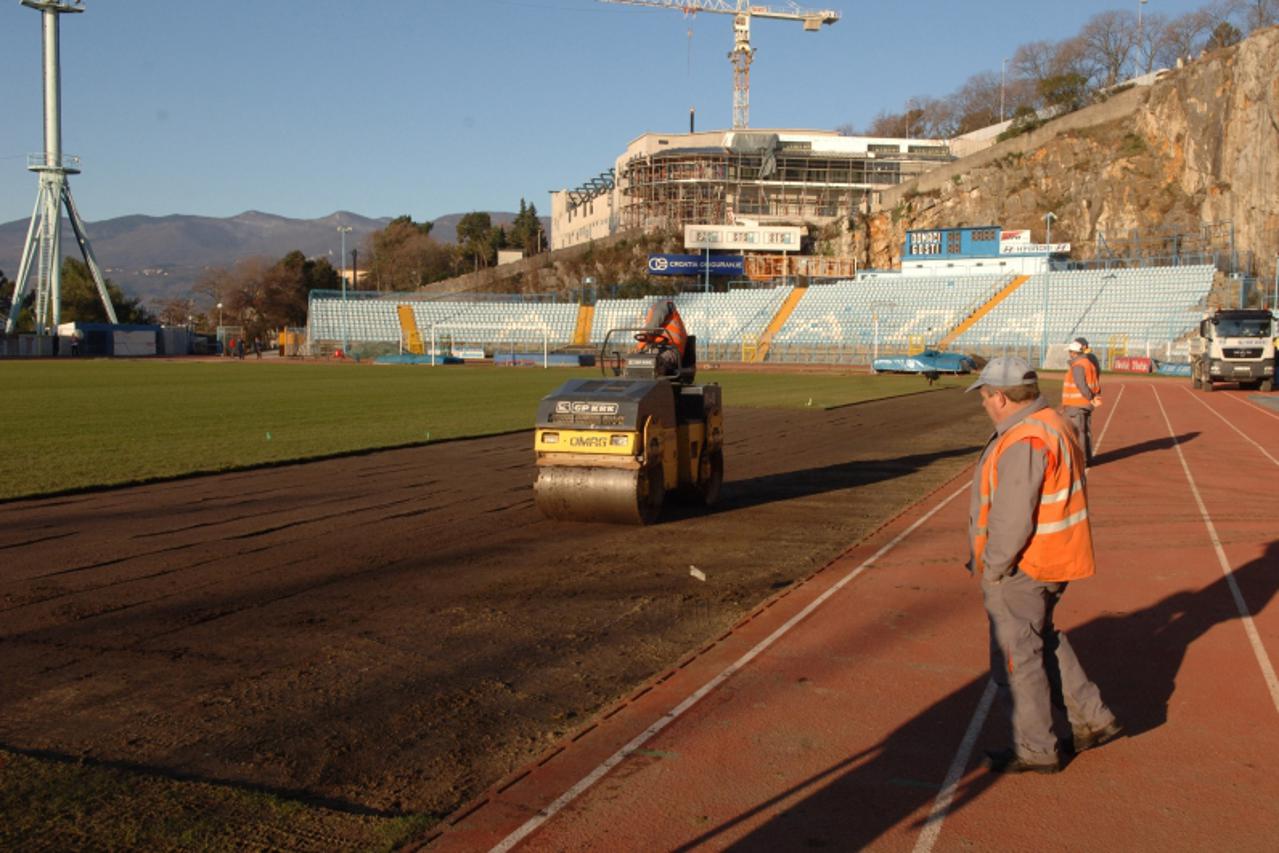 'za sport....19.01.2010 rijeka.....na nogometnom stadionu kantrida pocela je zamjena travnjaka na mjestu koji je propao nakon poplave  Photo: Goran Kovacic/PIXSELL'