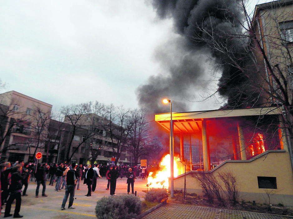 Neredi u Mostaru