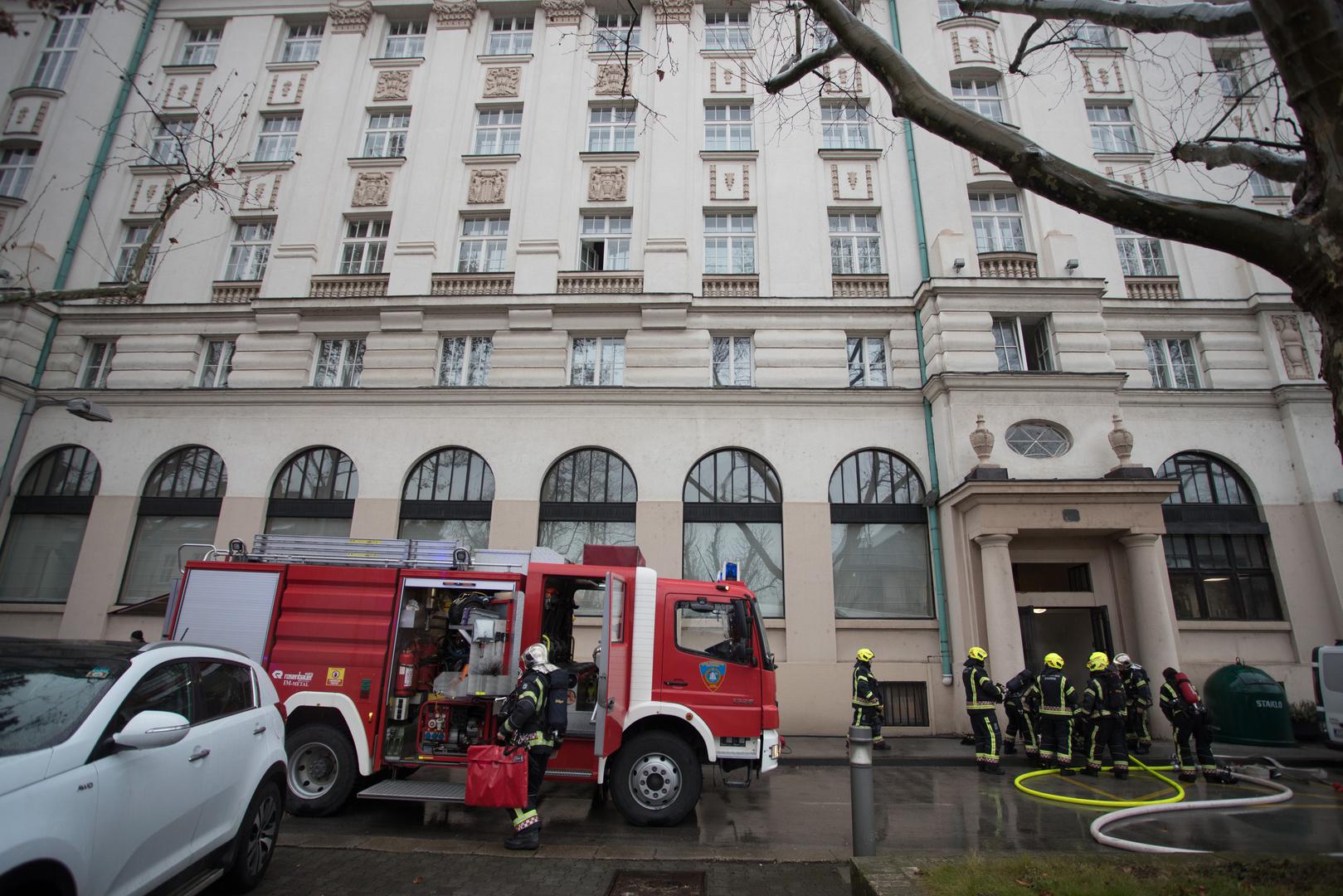 U sauni zagrebačkog hotela Esplanade izbio je požar, a na teren su odmah izašli vatrogasci. 