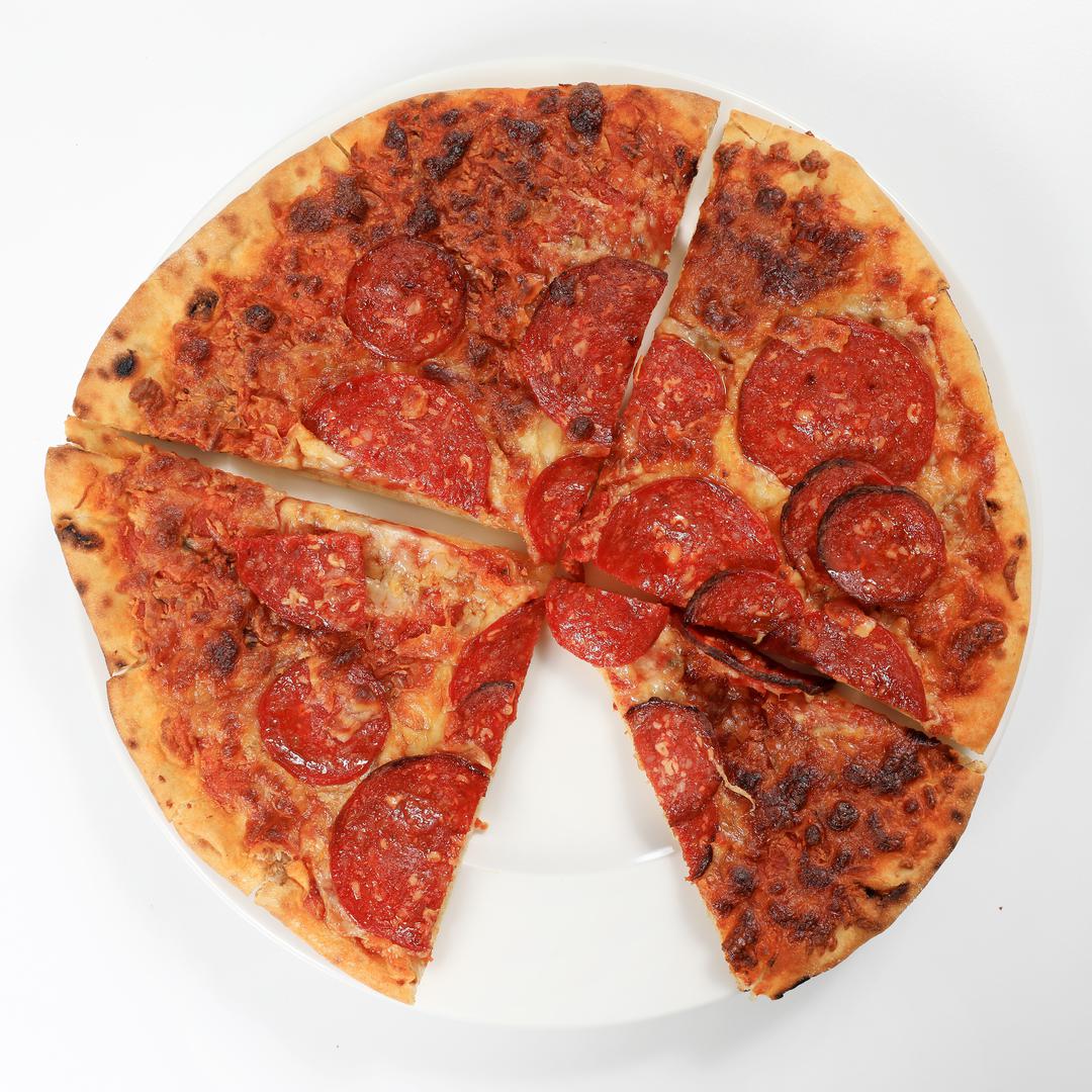 Ne pretjerujte sa sastojcima na pizzi. Ako stavljate pršut, primjerice, pazite da ne dodajete i ostale slane sastojke zbog kojih pizza može postati preslana i nejestiva. 