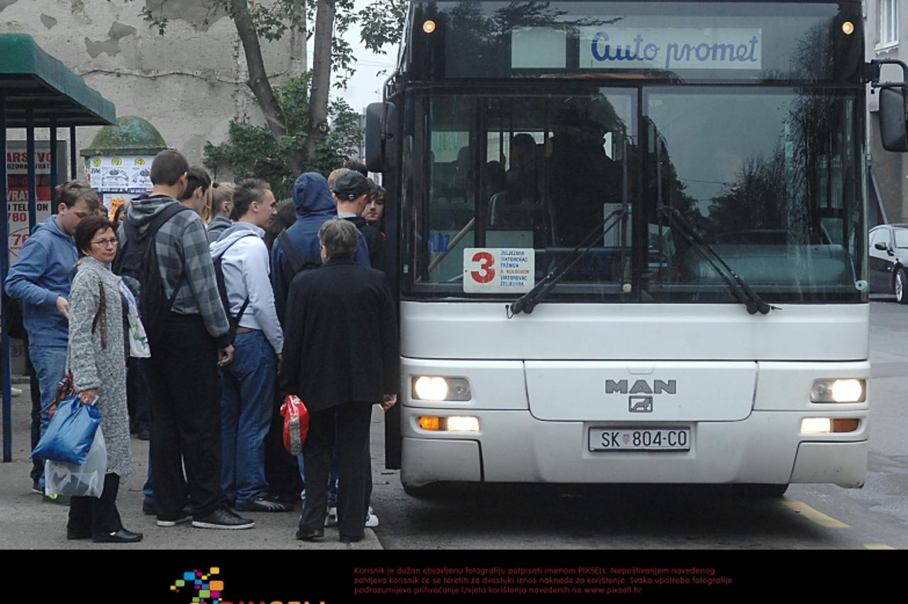 '23.10.2012., Sisak - Vozaci Autoprometa najavili su da od cetvrtka stupaju u strajk. Photo: Nikola Cutuk/PIXSELL'