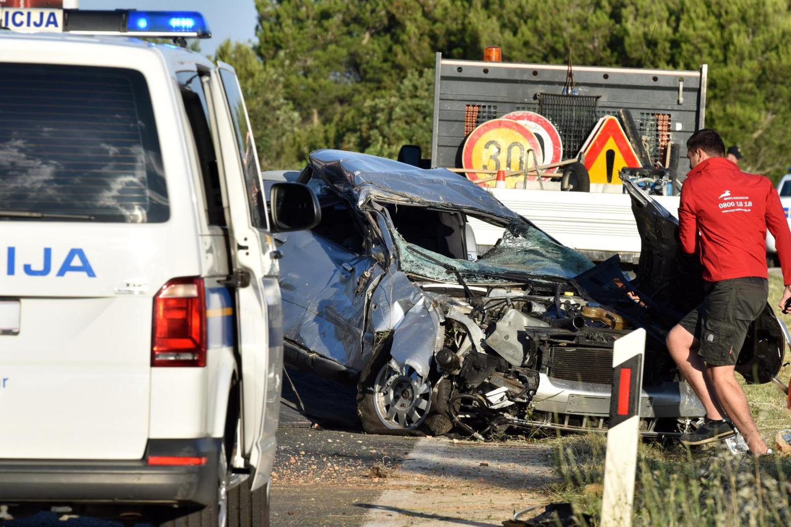 Uzrok prometne nesreće bit će poznat nakon policijskog očevida.