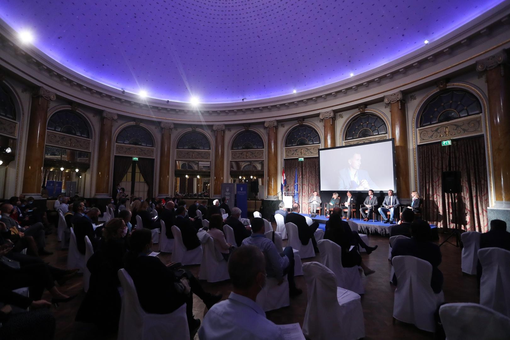 28.09.2020., Zagreb - U hotelu Esplanade odrzana konferencija Nacionalni inovacijski sustav - rjesenje za globalne izazove. 
Photo: Luka Stanzl/PIXSELL