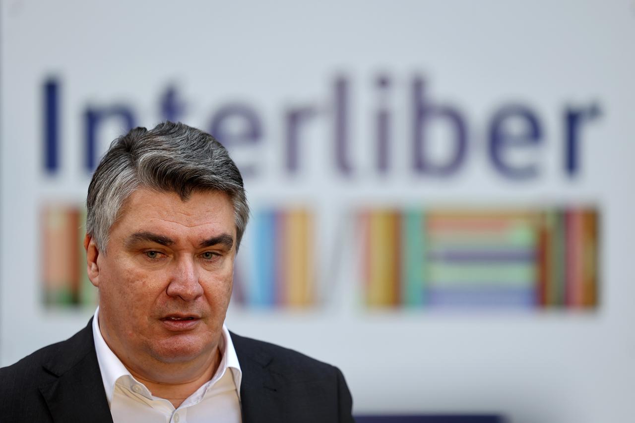 Zagreb: Predsjednik Milanović dao je izjavu medijima nakon obilaska Interlibera