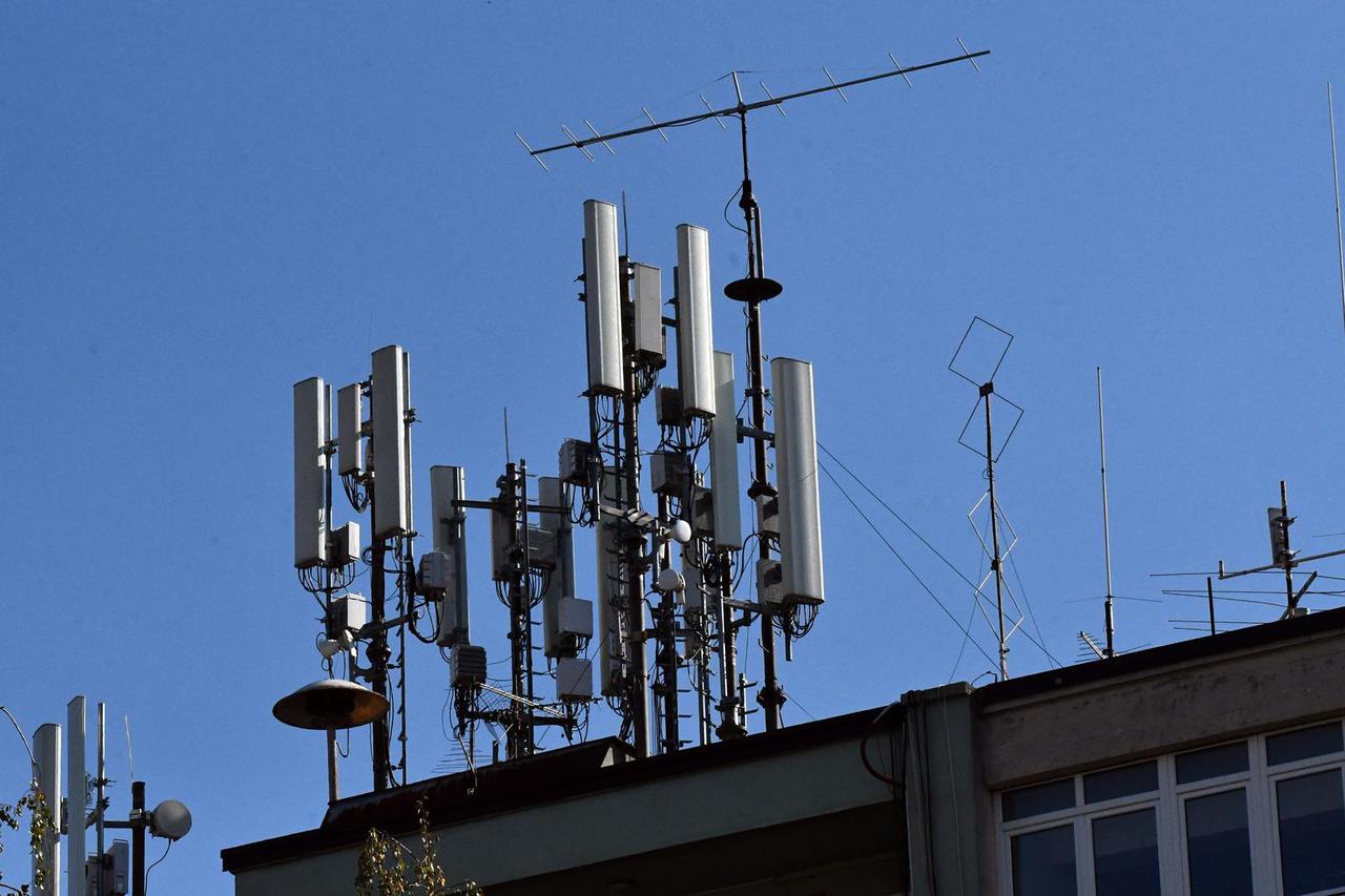 Slavonski Brod: Na stambenim zgradama sve je više antena mobilnih operatera