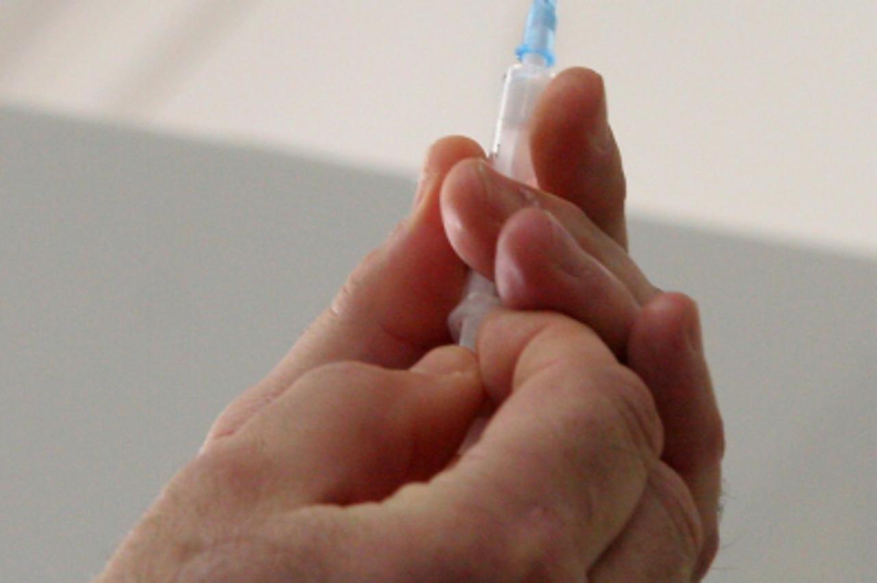 '27.11.2009.,Split, Hrvatska - Na Zavodu za javno zdravstvo u Splitu pocelo cijepljenje protiv pandemijske gripe H1N1.  Photo: Ivana Ivanovic/PIXSELL'