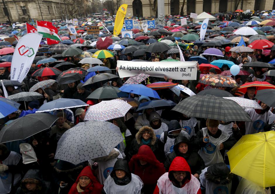 Prosvjed u Mađarskoj protiv Orbanove reforme školstva