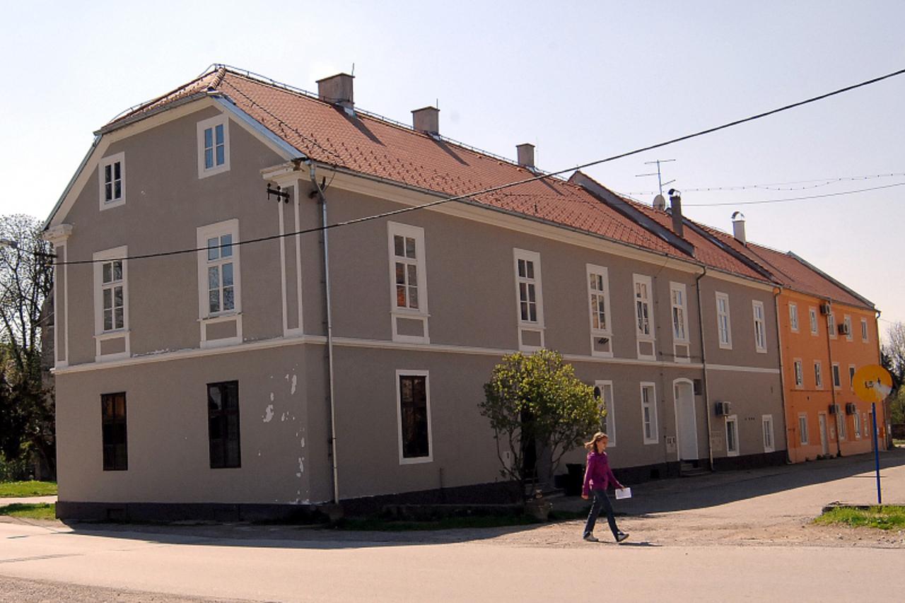 'sisak - 07.04.2010., Sisak - Ova kuca obnovljena je novcem poduzeca u vlasnistvu opcine Hrvatska Dubica. Photo:Nikola Cutuk/PIXSELL'