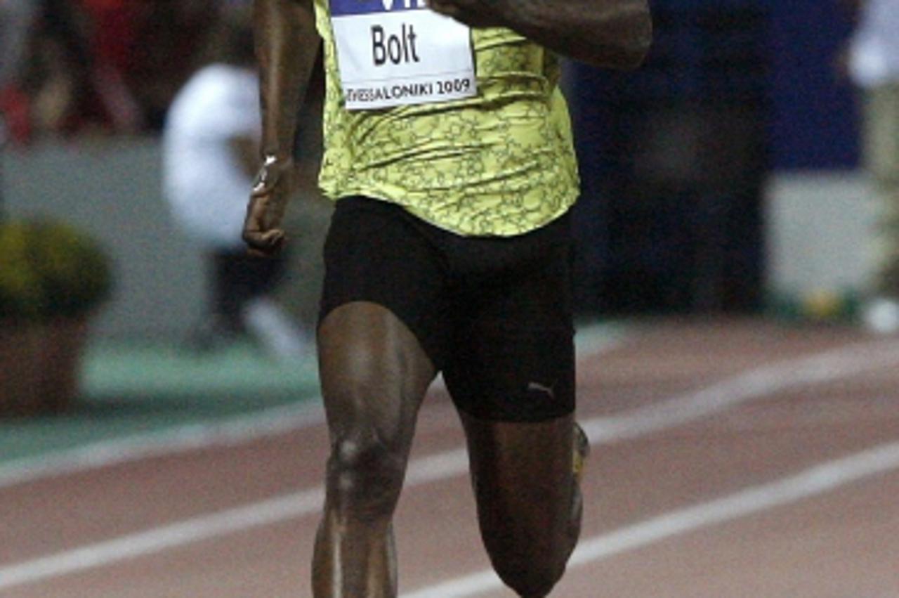 'Usain Bolt of Jamaica runs to the finish line to win the men\'s 200 metres final during the IAAF World Athletics Final at Kaftazoglio stadium in Thessaloniki September 13, 2009.  REUTERS/Yiorgos Kara