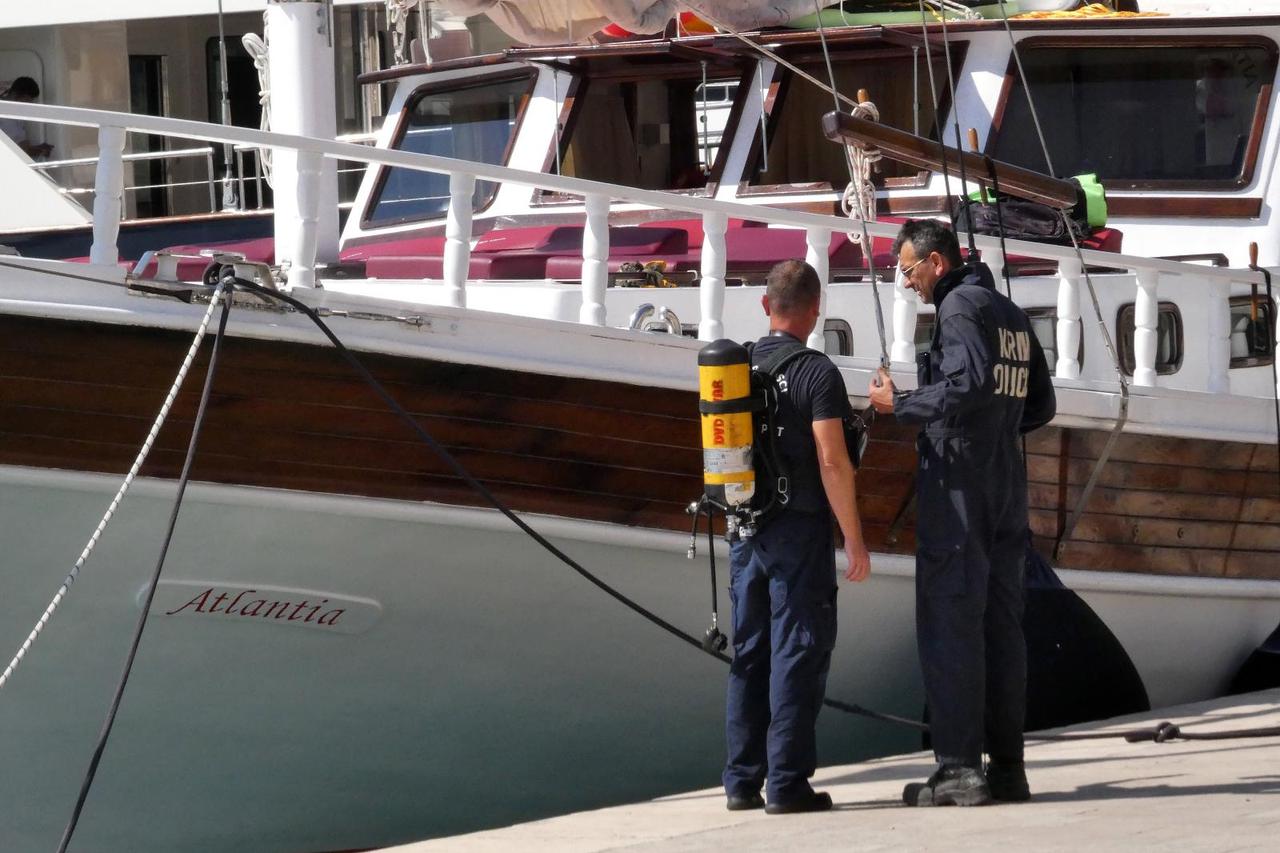 Policijskim očevidom utvrđuju se koncetracija štetnog plina na brodu Atlantia