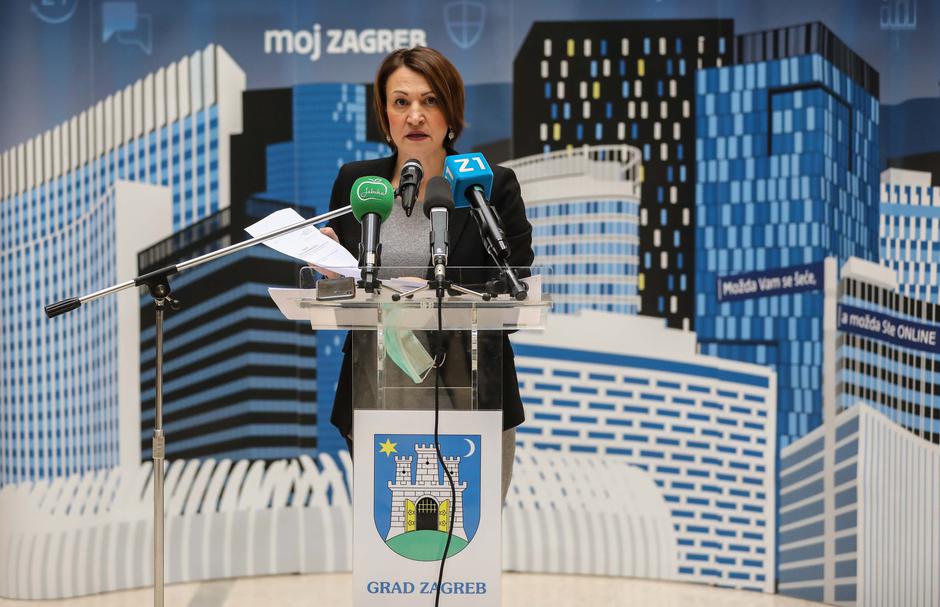 Zagreb: Zamjenica gradonačelnika održala konferenciju o izdavanju propusnica