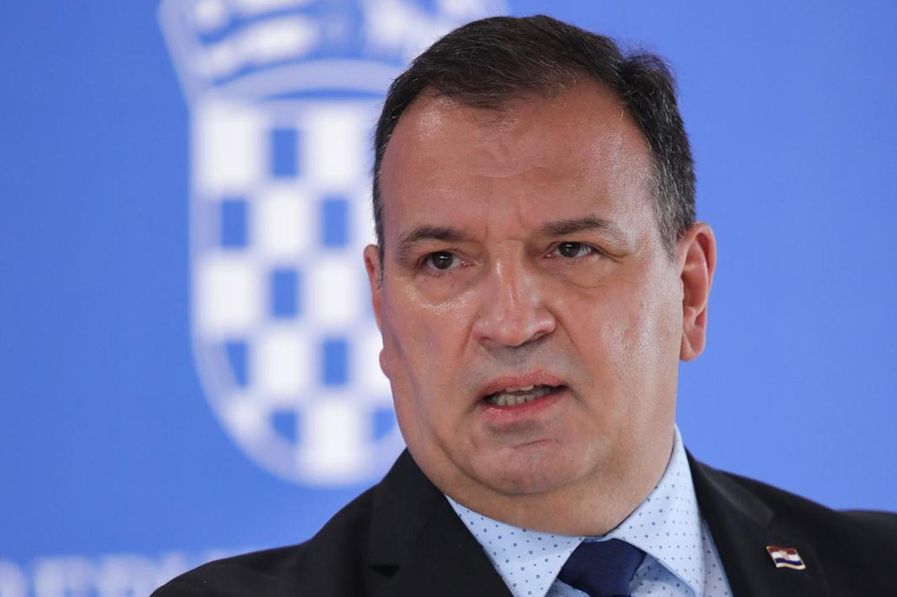 Zagreb: Vili Beroš dao izjavu nakon sjednice Vlade