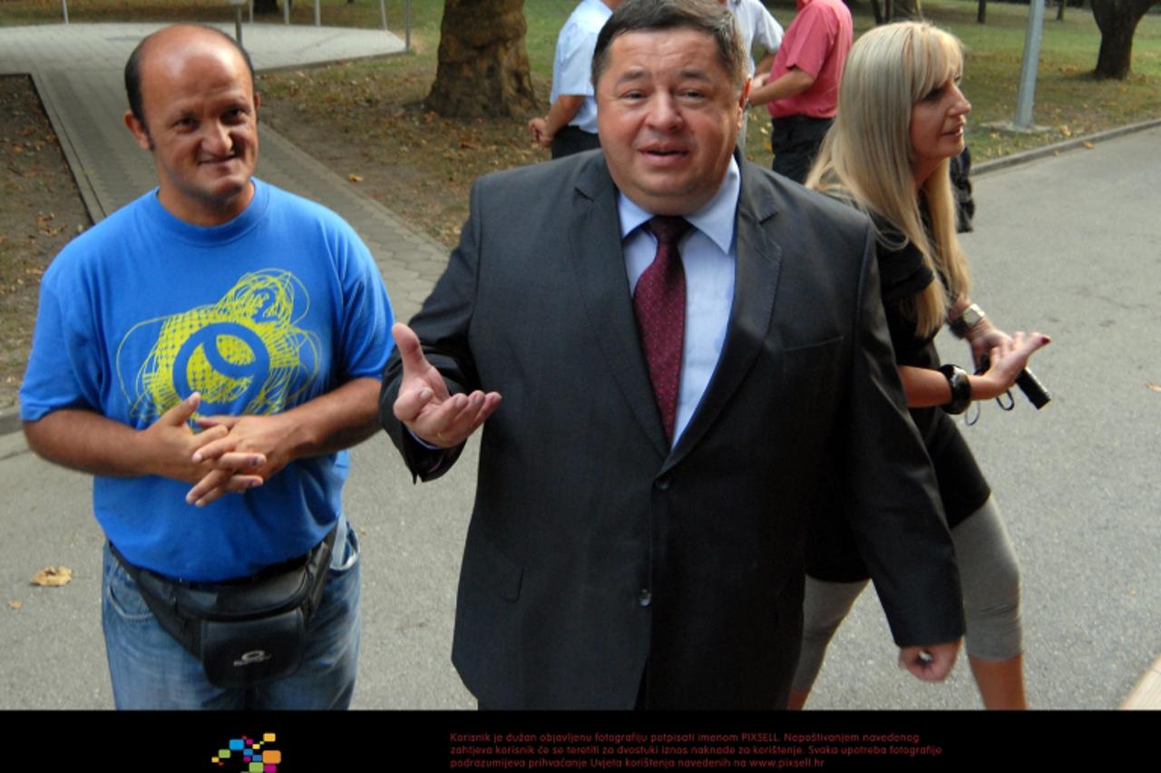 '01.09.2011., Zupanja - Ministar Petar Cobankovic potpalio je pec u Sladorani cime je pocela kampanja prerade secerne repe.  Photo: Goran Ferbezar/PIXSELL'