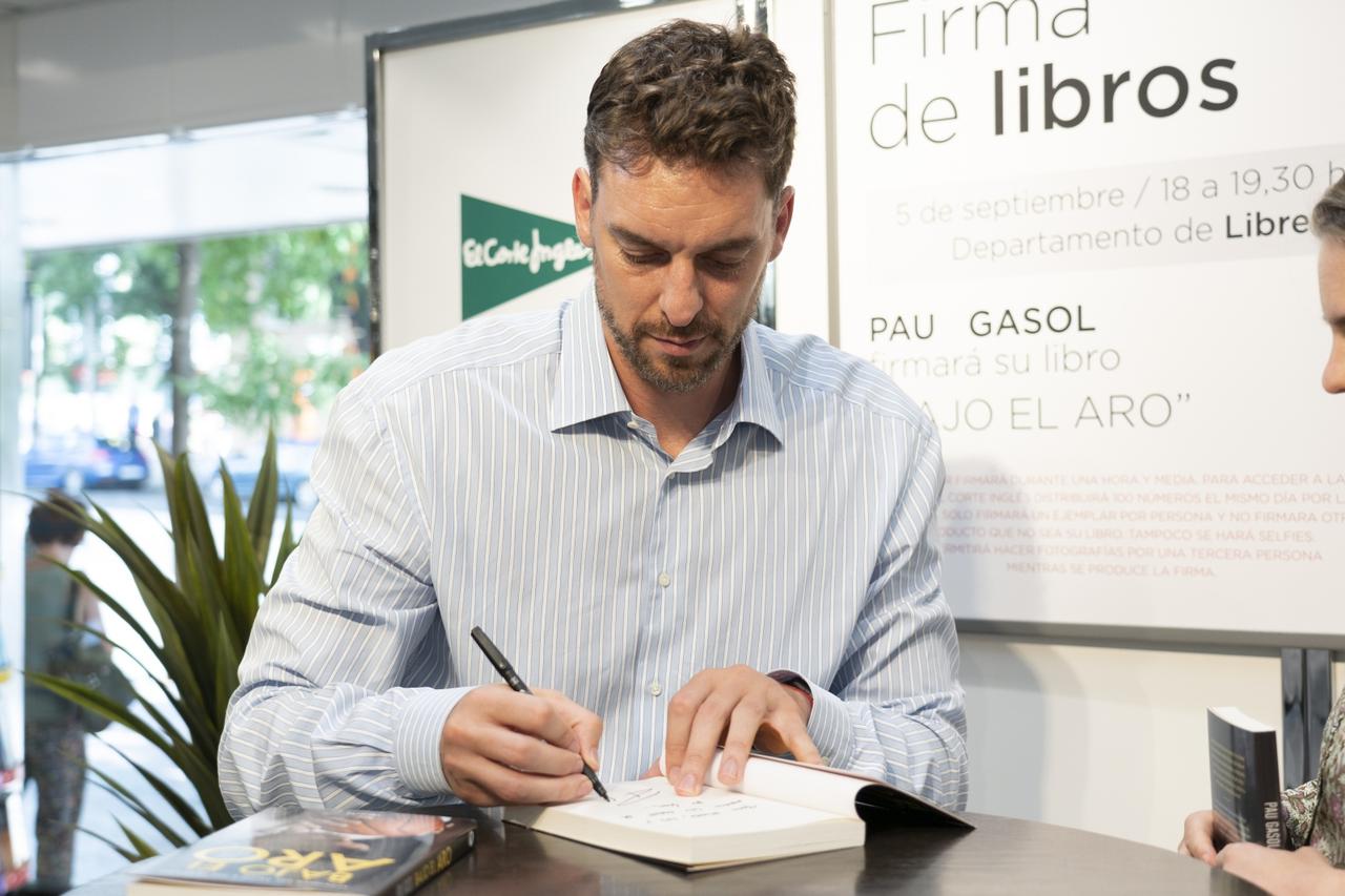 Pau Gasol promotes his new book 'Under the Hoop'